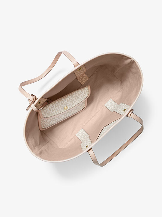 michael kors حقيبة يد إيفا كبيرة مخططة بشعار الماركة