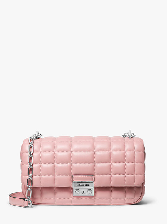 حقيبة كتف تريبيكا كبيرة من الجلد المبطن michael kors حقيبة كتف تريبيكا كبيرة من الجلد المبطن