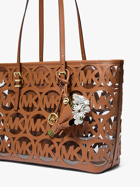 تعليقة حقيبة جلدية على شكل باقة زهور michael kors تعليقة حقيبة جلدية على شكل باقة زهور