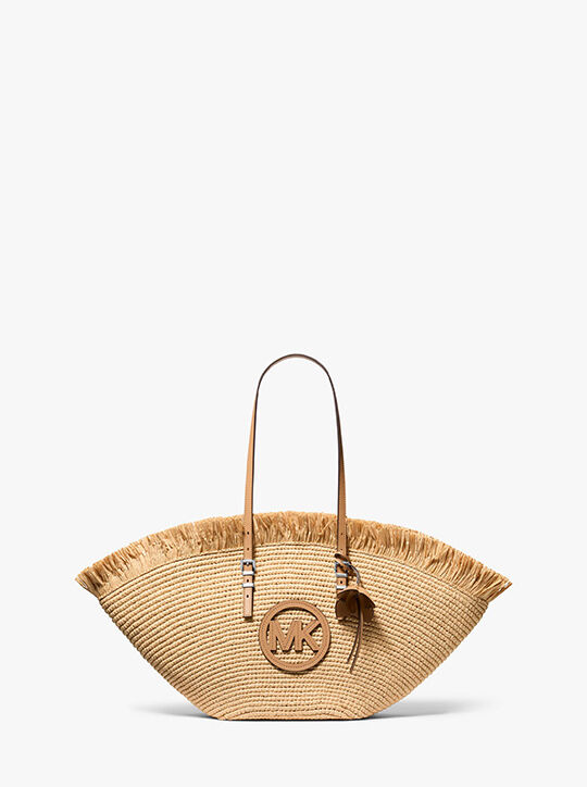 حقيبة تسوق إيزا كبيرة من الكروشيه اليدوي على شكل مروحة michael kors حقيبة تسوق إيزا كبيرة من الكروشيه اليدوي على شكل مروحة