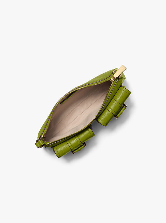 みーこ Zoe Small Pebbled Leather Pochette, MEADOW GREEN | Michael Kors KWT