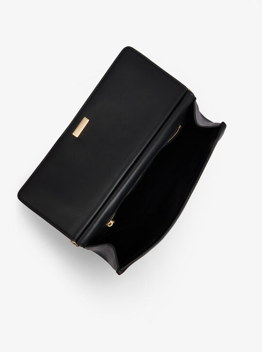 حقيبة كارمين متوسطة الحجم من الجلد المحبب michael kors حقيبة كارمين متوسطة الحجم من الجلد المحبب