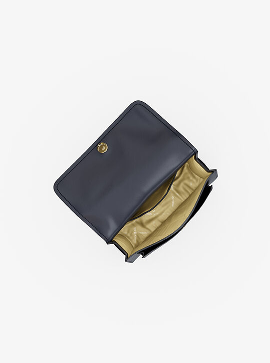 حقيبة كتف كلير صغيرة من الجلد المحبب قابلة للتحويل michael kors حقيبة كتف كلير صغيرة من الجلد المحبب قابلة للتحويل