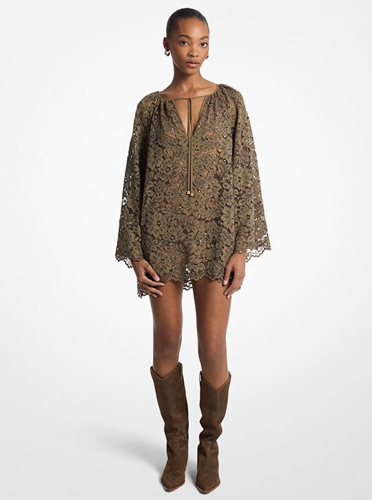 فستان من الدانتيل المزخرف بالزهور وفتحة رقبة على شكل حرف V michael kors فستان من الدانتيل المزخرف بالزهور وفتحة رقبة على شكل حرف v