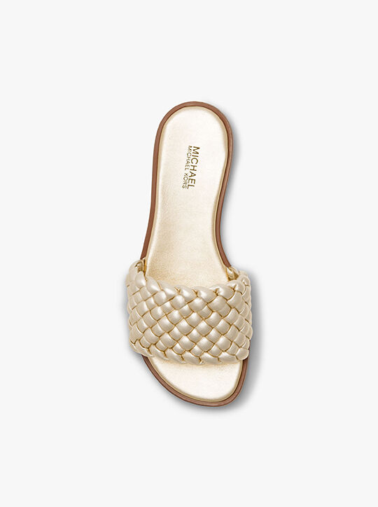 صندل سلايدز ميتاليك مجدول من ديانا michael kors صندل سلايدز ميتاليك مجدول من ديانا