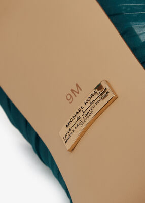 michael kors صندل كيانا تول بإصدار محدود