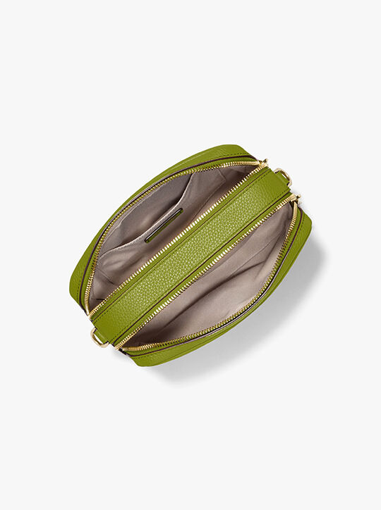 michael kors حقيبة براينت متوسطة الحجم من الجلد المحبب لحمل الكاميرا