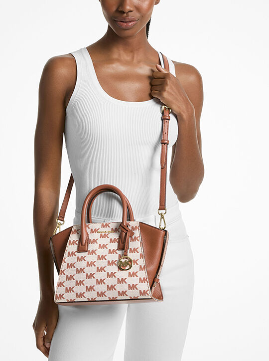 michael kors حقيبة أفريل الصغيرة جاكار بشعار الماركة