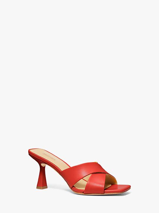 حذاء جلدي كلارا michael kors حذاء جلدي كلارا