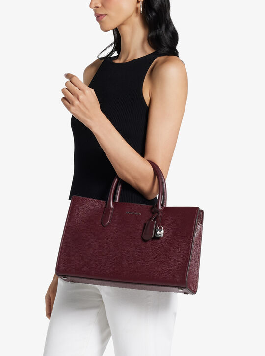 michael kors حقيبة سكارليت متوسطة الحجم من الجلد اللامع بنقشة جلد التمساح