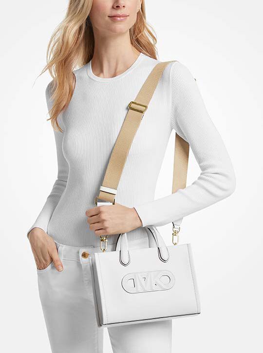 michael kors حقيبة جيجي جلدية صغيرة منقوشة