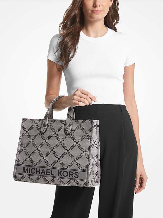 حقيبة حمل جاكار كبيرة من جيجي بشعار الماركة michael kors حقيبة حمل جاكار كبيرة من جيجي بشعار الماركة
