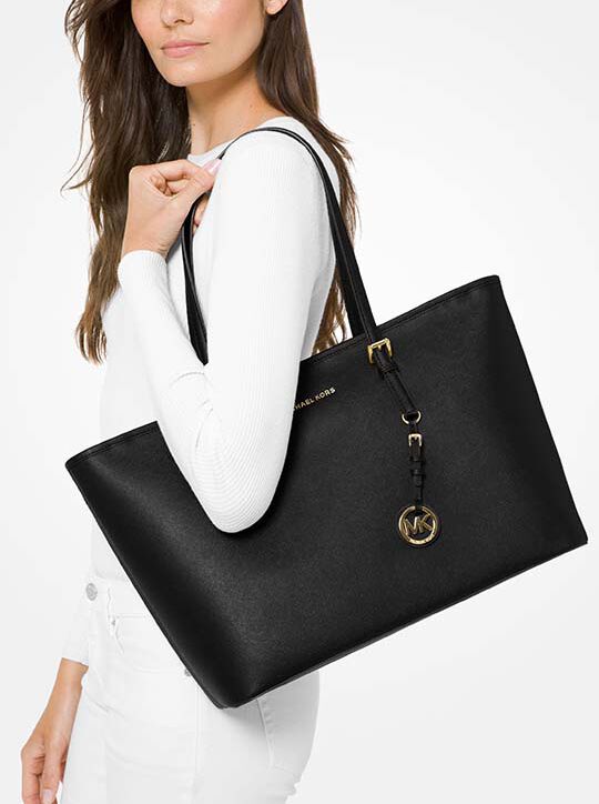 حقيبة يد جيت سيت بسحاب علوي جلد سافيانو متوسط الحجم michael kors حقيبة يد جيت سيت بسحاب علوي جلد سافيانو متوسط الحجم