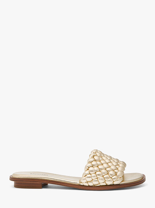 صندل سلايدز ميتاليك مجدول من ديانا michael kors صندل سلايدز ميتاليك مجدول من ديانا